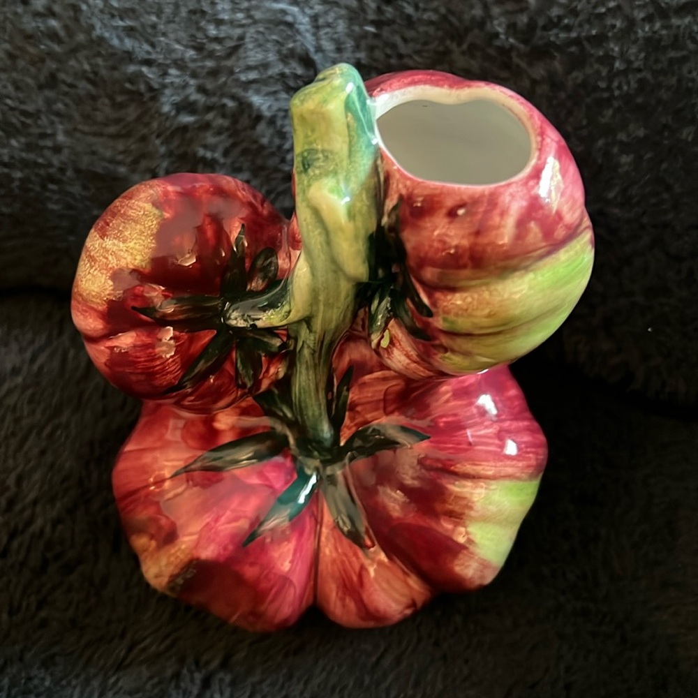 Vietri Italy gorgeous tomato vase! Exquisite